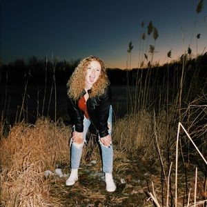 Meet your Posher, Aleena